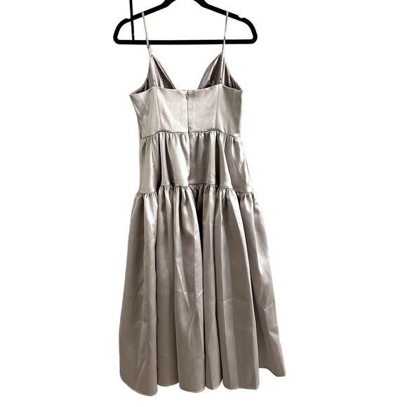 Sau Lee Adrienne Satin Metallic Tiered Dress Gown Silver - Picture 4 of 6